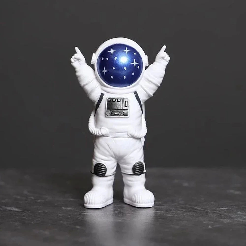 4 pcs Astronaut Miniatures